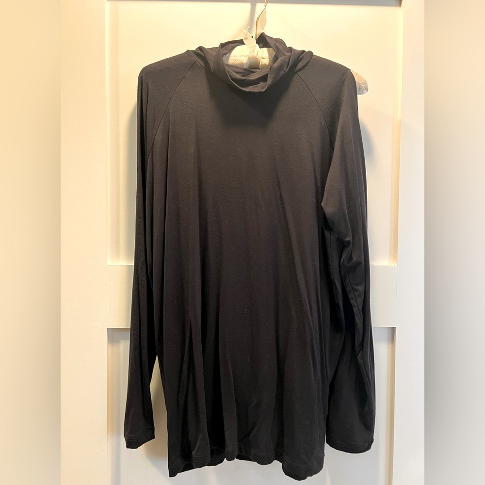 Athleta cold shoulder turtleneck CYA top